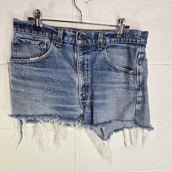 Levis 505 Cut Off Distressed Denim Jean Shorts - Picture 2 of 7